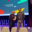 Dynasets Geschäftsführerin Anni Karppinen und Forschungs- und Entwicklungsleiter Pasi Yli-Kätkä haben den Preis bei der Preisverleihung der Intermat Innovationspreise entgegengenommen.
