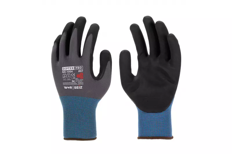 „Eines der Highlight-Produkte auf der A+A ist der Montagehandschuh ,Diptex Pro NX-1004‘ von Seiz, der in Sachen Abriebfestigkeit neue Maßstäbe setzt. Er ist sehr lange haltbar und vor frühzeitigem Verschleiß geschützt, was Kosten spart.“