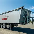 Der AluBox-R-Containerauflieger ist das vielseitigste Modell von Reisch und perfekt für den anspruchsvollen Speditionsbetrieb geeignet. Es stehen neun Typen mit Transportvolumina von 43 bis 57 m³ zur Auswahl, die sich jeweils noch individuell an die jeweiligen Transportaufgaben anpassen lassen. Quelle: Reisch-Fahrzeugbau