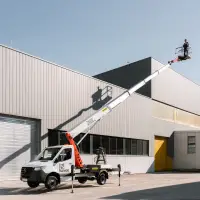 Ausgezeichnet als „Product of the Year – Vehicle/Trailer Mounted“: Die Hubarbeitsbühne PT 25 TJ ist das leistungsstärkste
Modell der 3,5-Tonnen-Klasse von PALFINGER. Ausgezeichnet als „Product of the Year – Vehicle/Trailer Mounted“: Die Hubarbeitsbühne PT 25 TJ ist das leistungsstärkste
Modell der 3,5-Tonnen-Klasse von PALFINGER.