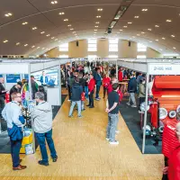Nach drei langen Jahren war es endlich wieder so weit: Vom 19. bis 21. März 2026 traf sich die Betonbohr- und -sägebranche zur Fachausstellung BeBoSa im Convention Center des Sauerland Sterns in Willingen. Quelle: Treffpunkt.Bau Nach drei langen Jahren war es endlich wieder so weit: Vom 19. bis 21. März 2026 traf sich die Betonbohr- und -sägebranche zur Fachausstellung BeBoSa im Convention Center des Sauerland Sterns in Willingen. Quelle: Treffpunkt.Bau