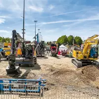 Volle Hallen und optimistische Aussteller kennzeichneten die IFAT Munich 2026. Auf dem Freigelände herrschte kein Hochglanz. Hier wurde die Technik nicht nur ausgestellt, sondern im Praxiseinsatz gezeigt. Quelle: Treffpunkt.Bau Volle Hallen und optimistische Aussteller kennzeichneten die IFAT Munich 2026. Auf dem Freigelände herrschte kein Hochglanz. Hier wurde die Technik nicht nur ausgestellt, sondern im Praxiseinsatz gezeigt. Quelle: Treffpunkt.Bau
