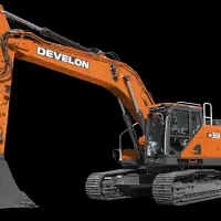 Dank seiner hervorragenden Schalldämmung beträgt der Geräuschpegel des DX300LC-9 nur 67 dBA und damit rund 3 Dba weniger als andere Maschinen im 30-Tonnen-Segment. Dank seiner hervorragenden Schalldämmung beträgt der Geräuschpegel des DX300LC-9 nur 67 dBA und damit rund 3 Dba weniger als andere Maschinen im 30-Tonnen-Segment.