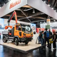 Hako auf der GaLaBau 2026. Multicar M41 mit Palfinger Kran.
Hako auf der GaLaBau 2026. Multicar M41 mit Palfinger Kran.