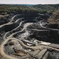 Blick in den Tagebau der HH Basalt- und Diabaswerk GmbH am Standort Oberscheld
Blick in den Tagebau der HH Basalt- und Diabaswerk GmbH am Standort Oberscheld