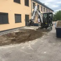 Dank RotoTop ist das Arbeiten bis ganz dicht an Wände und Gebäude heran kein Problem, sodass Handarbeit wegfällt.
Dank RotoTop ist das Arbeiten bis ganz dicht an Wände und Gebäude heran kein Problem, sodass Handarbeit wegfällt.