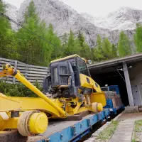 Präzisionsarbeit für die Monteure von Kiesel und den Werkstattleiter im Skigebiet Zugspitze. Präzisionsarbeit für die Monteure von Kiesel und den Werkstattleiter im Skigebiet Zugspitze.