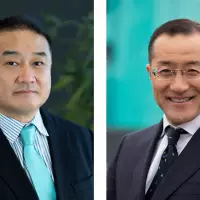 Als neuer Europa-Geschäftsführer von Kobelco folgt Takemichi Hirakawa (li.) auf Makoto Kato, der nach 13 Jahren aus dem Amt scheidet. Als neuer Europa-Geschäftsführer von Kobelco folgt Takemichi Hirakawa (li.) auf Makoto Kato, der nach 13 Jahren aus dem Amt scheidet.