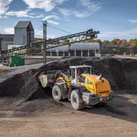 Der Liebherr XPower-Radlader wurde aufgrund seiner Zuverlässigkeit, seines Arbeitskomforts und seiner Treibstoffeffizienz ausgewählt. Der Liebherr XPower-Radlader wurde aufgrund seiner Zuverlässigkeit, seines Arbeitskomforts und seiner Treibstoffeffizienz ausgewählt.