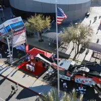 Auf über 240 m² präsentierte SBM erstmals gemeinsam seine mobilen Brecher und Betonmischanlagen auf der CONEXPO-CON/AGG 2026.
Auf über 240 m² präsentierte SBM erstmals gemeinsam seine mobilen Brecher und Betonmischanlagen auf der CONEXPO-CON/AGG 2026.