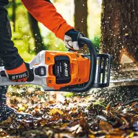 Profi-Anwender profitieren. Mit den neuen Allpro-Akkus erschließt Stihl Anwendungsfelder, in denen Kunden bislang auf Geräte mit Verbrennerantrieb angewiesen waren. Es ist kompatibel mit dem bisherigen AP-Akkusystem. Quelle: Stihl Profi-Anwender profitieren. Mit den neuen Allpro-Akkus erschließt Stihl Anwendungsfelder, in denen Kunden bislang auf Geräte mit Verbrennerantrieb angewiesen waren. Es ist kompatibel mit dem bisherigen AP-Akkusystem. Quelle: Stihl