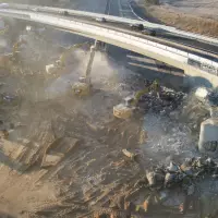 Das sechs Meter hohe Bestandsbauwerk aus dem Jahr 1967 mit einer Länge von 138 Me-tern musste weichen.
Das sechs Meter hohe Bestandsbauwerk aus dem Jahr 1967 mit einer Länge von 138 Me-tern musste weichen.